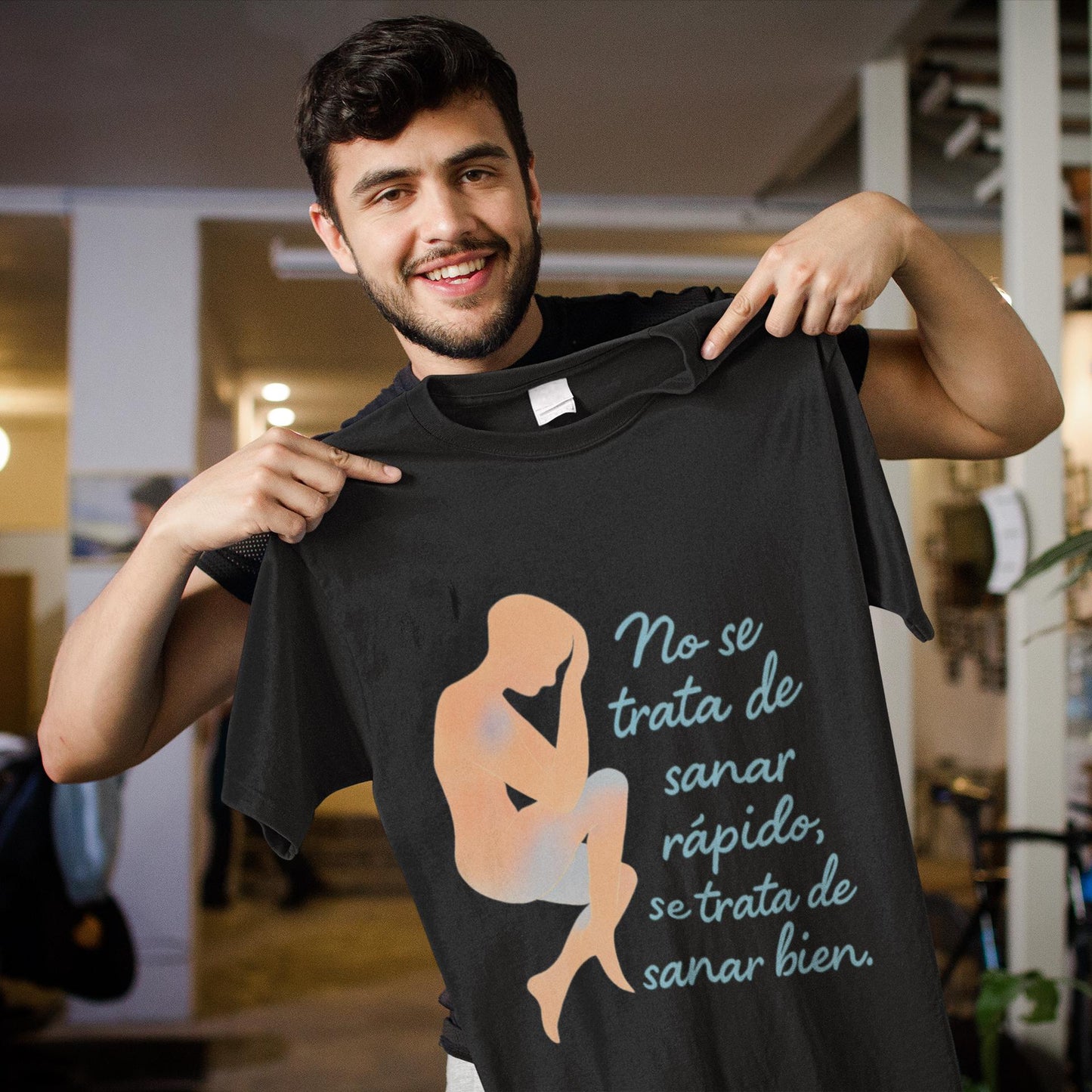 Camiseta emocional con frase - Sanar bien lleva su tiempo - Diseño moderno con tipografía artística