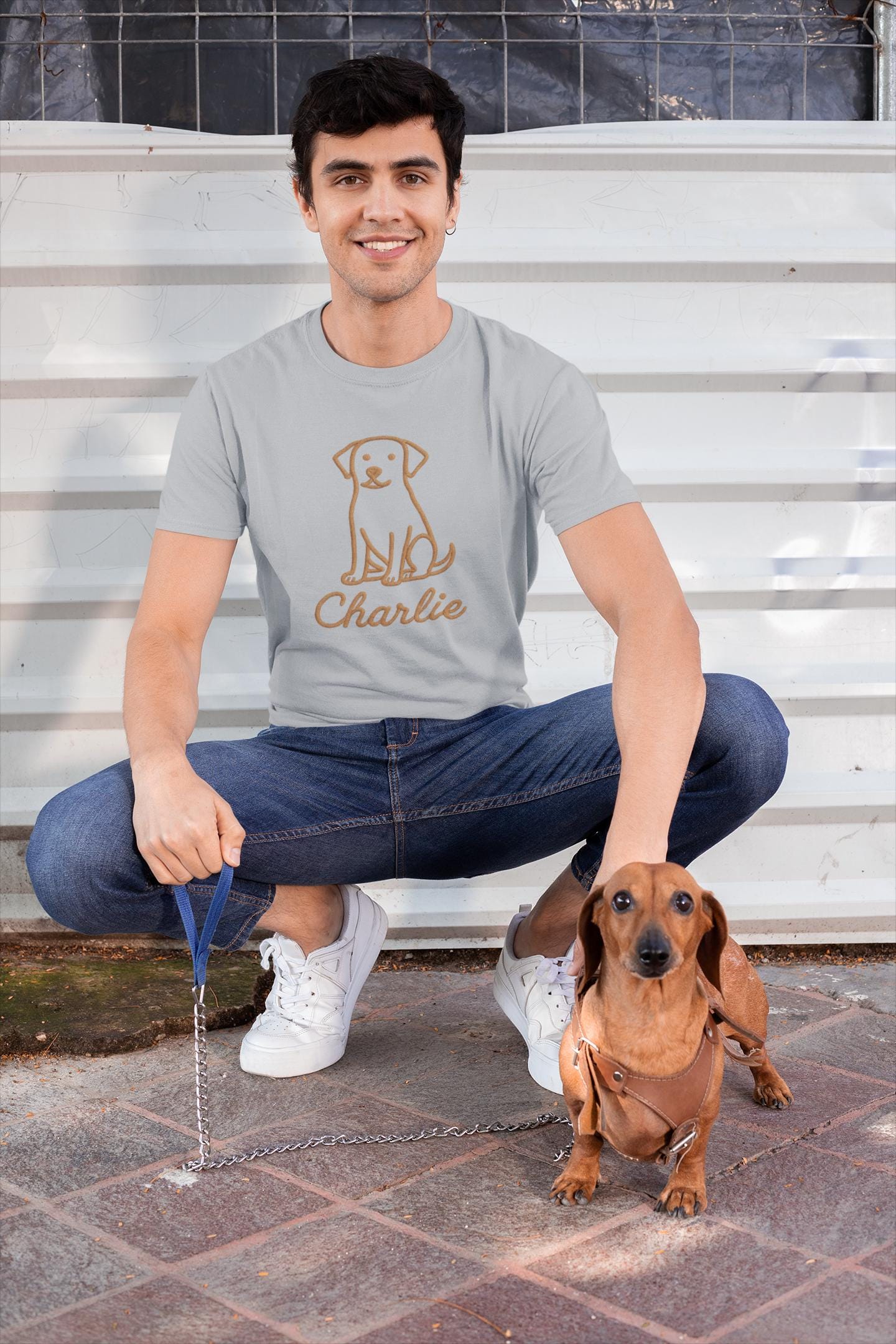 Personalized Embroidered Pet T-Shirt, Minimalist Design, Customized Dog or Cat Illustration, Emotional Gift, Clean Design, Unique