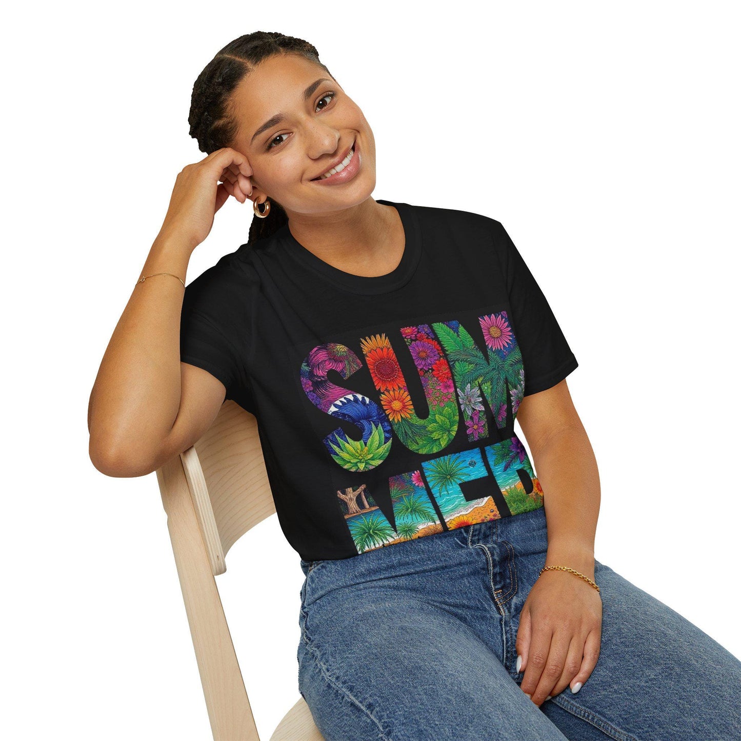 Vibrant Summer Floral Unisex T-Shirt – Playera Unisex Floral de Verano