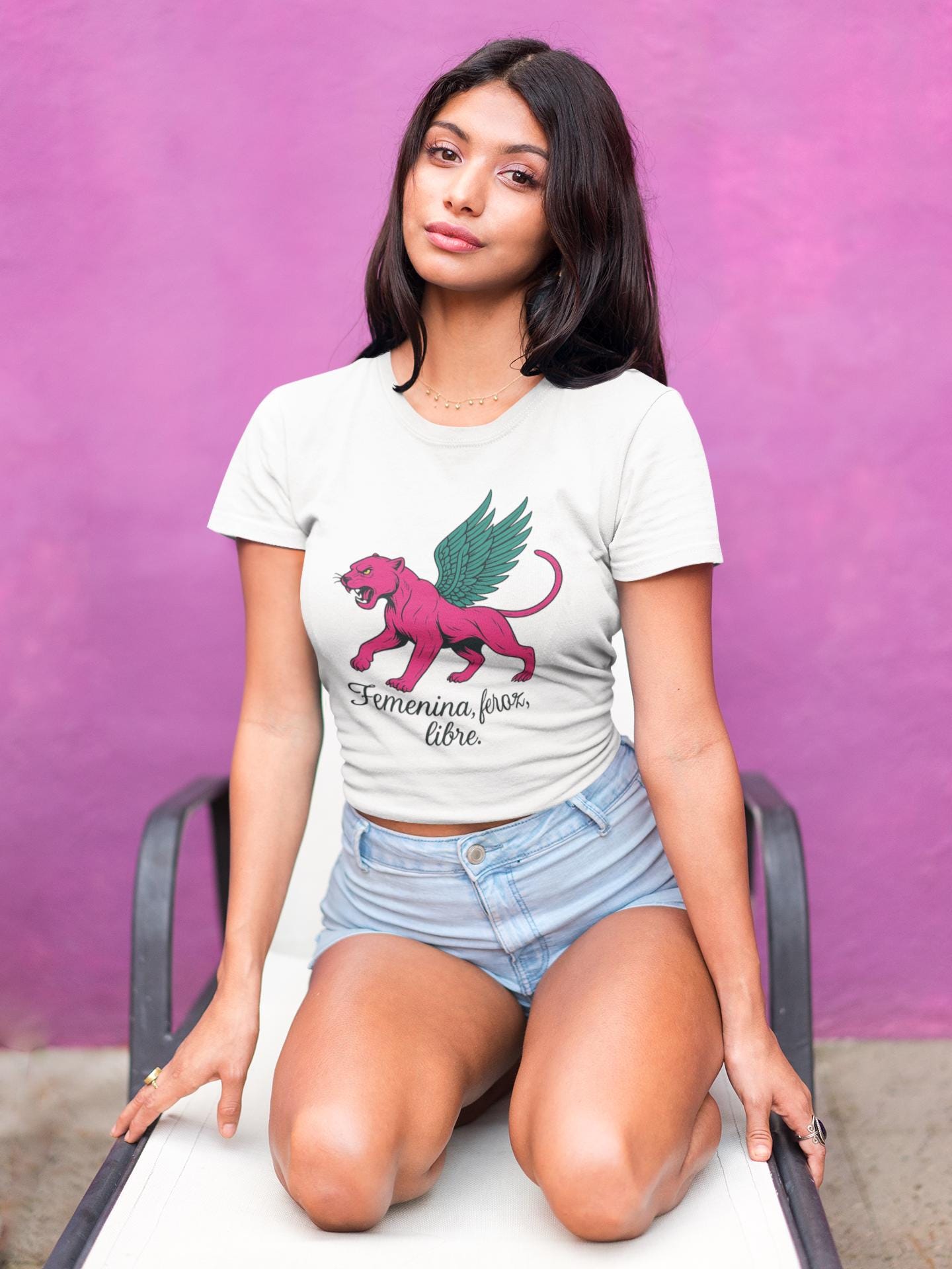 Empowering Women Streetwear Emotional Unisex Heavy Cotton Tee, Feminist T-Shirt Gift, Women's Rights Activist Apparel, Spanish Empowerment