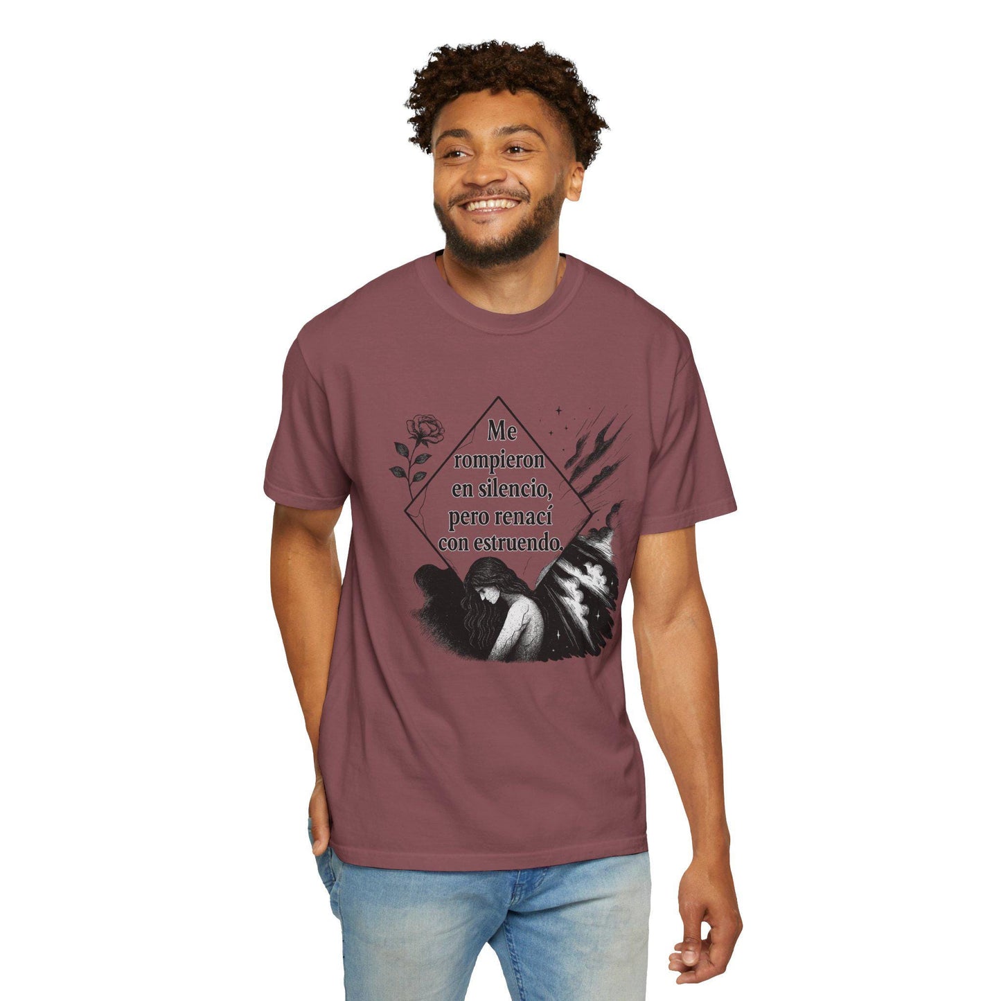 Surrealista Unisex Garment-Dyed T-shirt, Resilencia, Empoderamiento, Transforma tu Historia en Arte, Renací con Estruendo, Frase