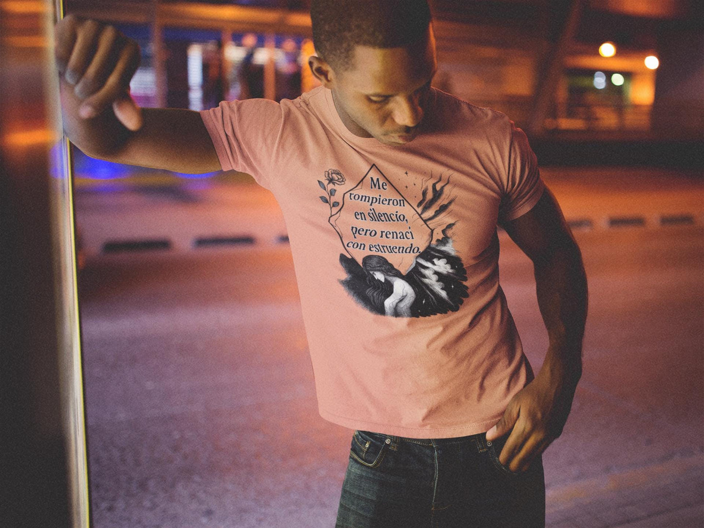 Surrealista Unisex Garment-Dyed T-shirt, Resilencia, Empoderamiento, Transforma tu Historia en Arte, Renací con Estruendo, Frase